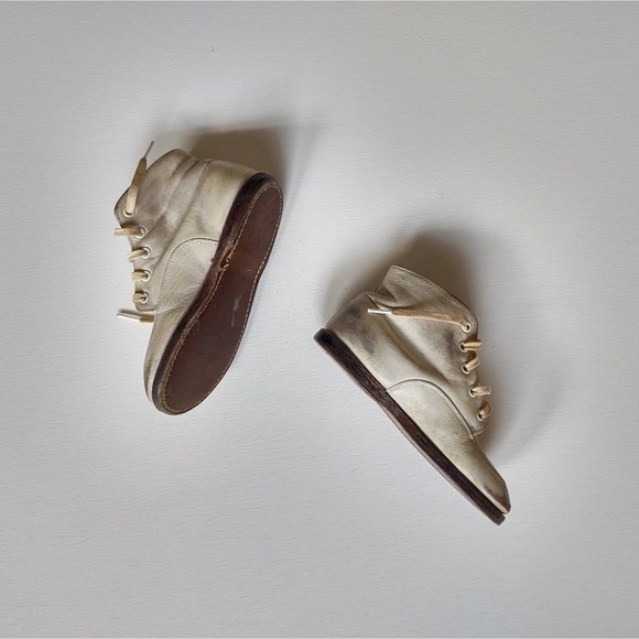 VINTAGE Leather Baby Boots - Picture 3 of 5